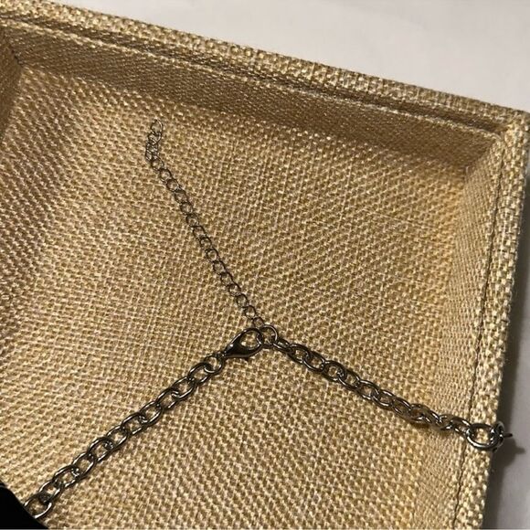 Paparazzi Pink Silver Tone Marble Heart Chain Necklace and Earrings Set - Picture 4 of 6